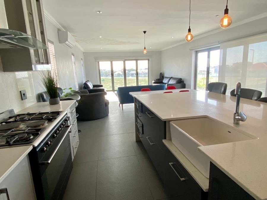 7 Bedroom Property for Sale in Gansbaai Central Western Cape